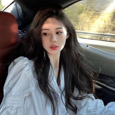 老牌影帝被曝被拍到同回酒店，长达一周私人会所画面流出